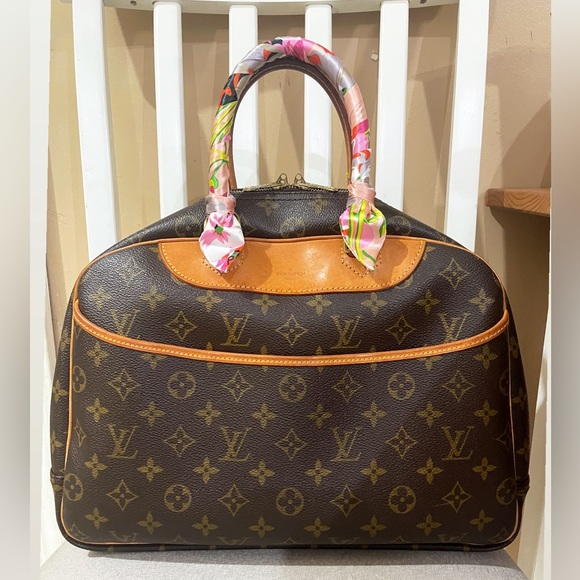 Louis Vuitton Handbags - 🎉‼️WEEKEND FLASH SALE ‼️🎉🪸🪷Louis Vuitton Monogram Deauville